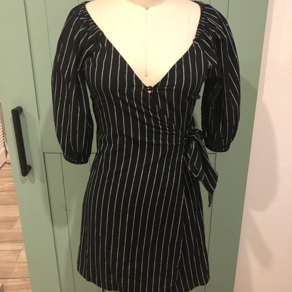 Billabong Dresses & Skirts - Billabong dress never worn!